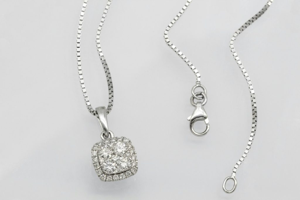 Wholesale Silver Pendants & Necklaces: Charms, Chains & Layering 925